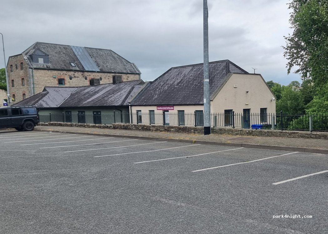 (V35 Y043) Croom - Church Road — foto