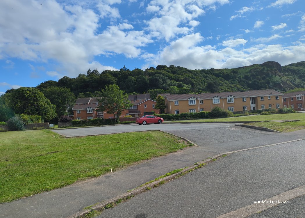 (LL32 8QL) Conwy - 9 Gerddi'r Morfa — foto