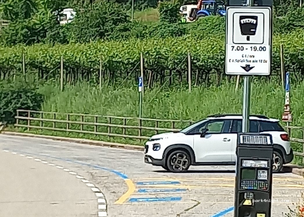 Parcheggio Brentino — foto