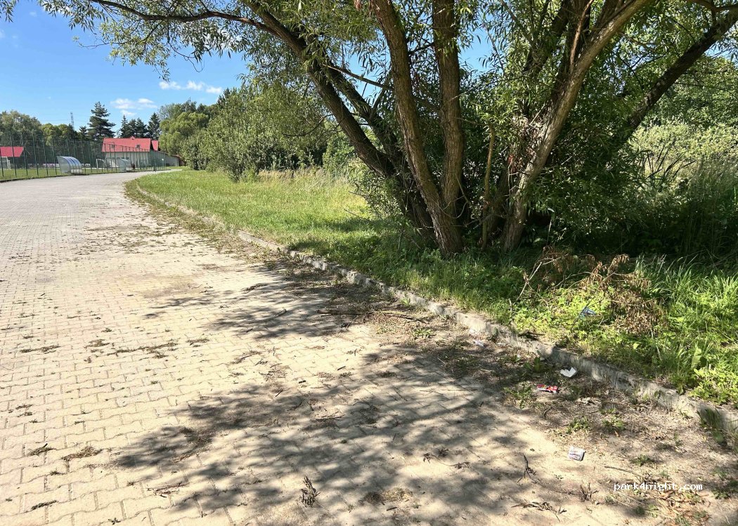(43-410) Kończyce Małe - Unnamed Road — foto 3