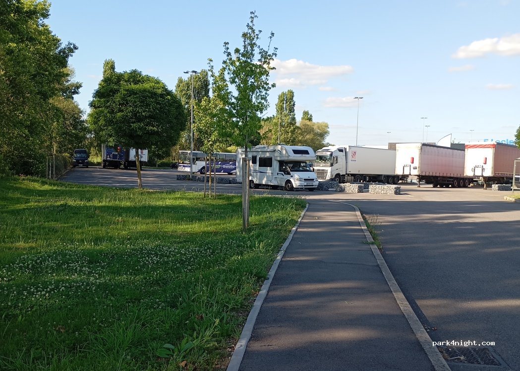 (54800) Conflans-en-Jarnisy - Unnamed Road — foto 3