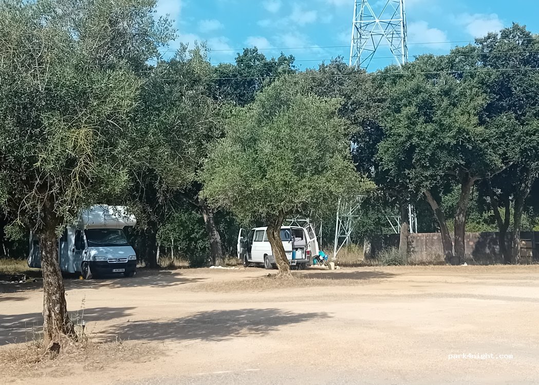 (2040) Rio Maior - 62 Rua Padre Cura — foto 3
