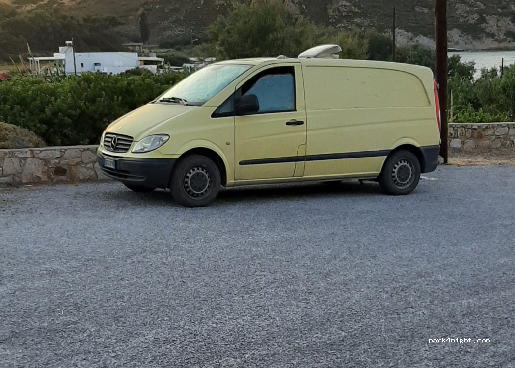 (855 00) Lampi - Unnamed Road — foto