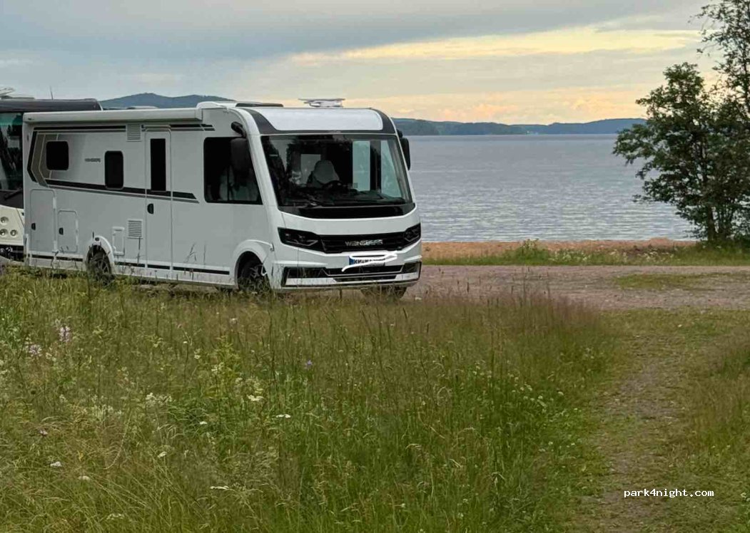 (686 93) Bjälverud - Unnamed Road — foto 3