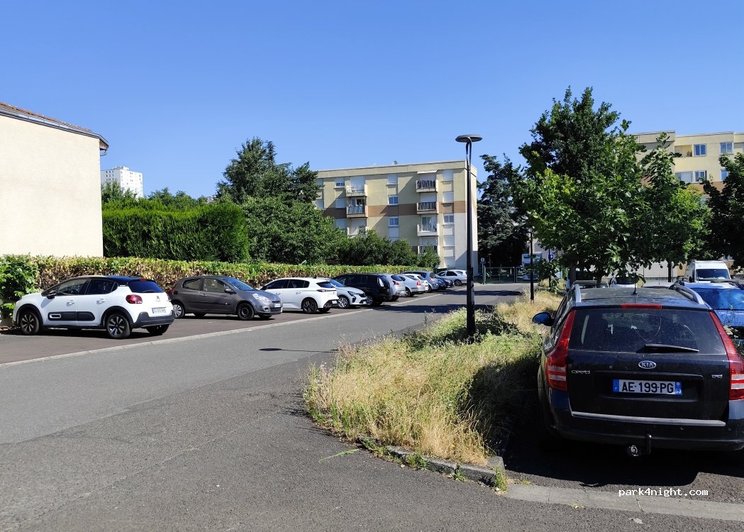 (63100) Clermont-Ferrand - 3 Rue Maurice Thorez — foto
