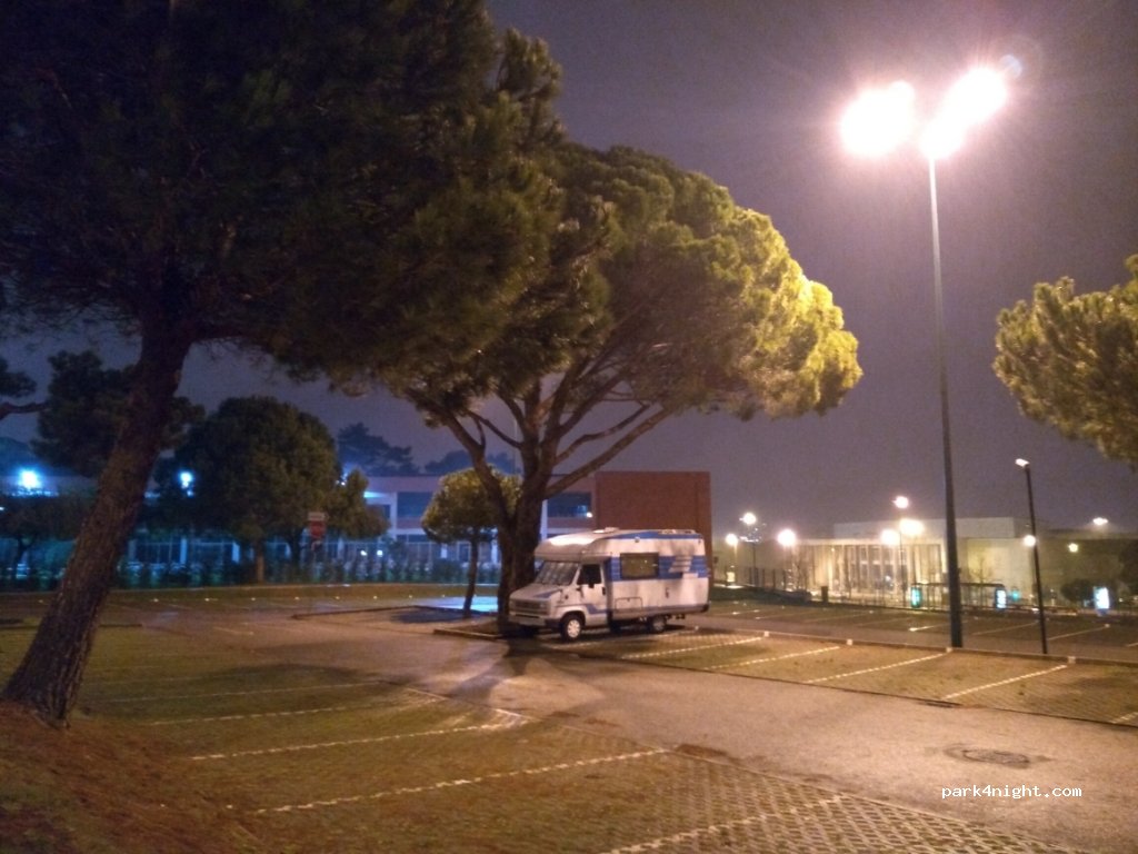 (1649-028) Lisboa - MB Avenida Professor Egas Moniz — foto 2