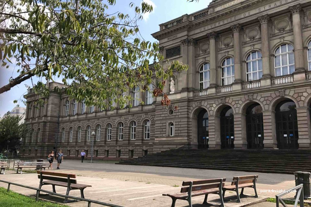 (67000) Strasbourg - 9 Place de l'Université — foto