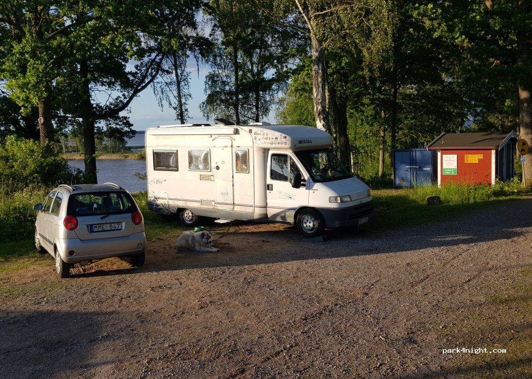 (705 95) Örebro - 23 Hjälmarbadsvägen — foto