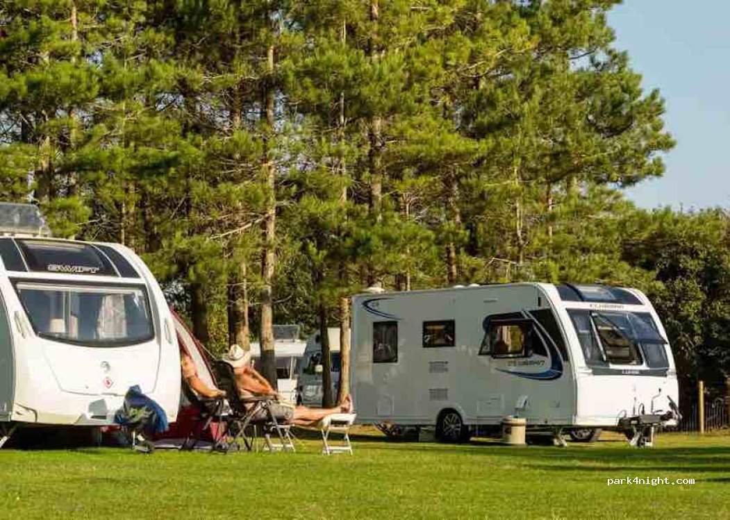 Wirral Country Park Caravan and Motorhome Club Campsite — foto 2