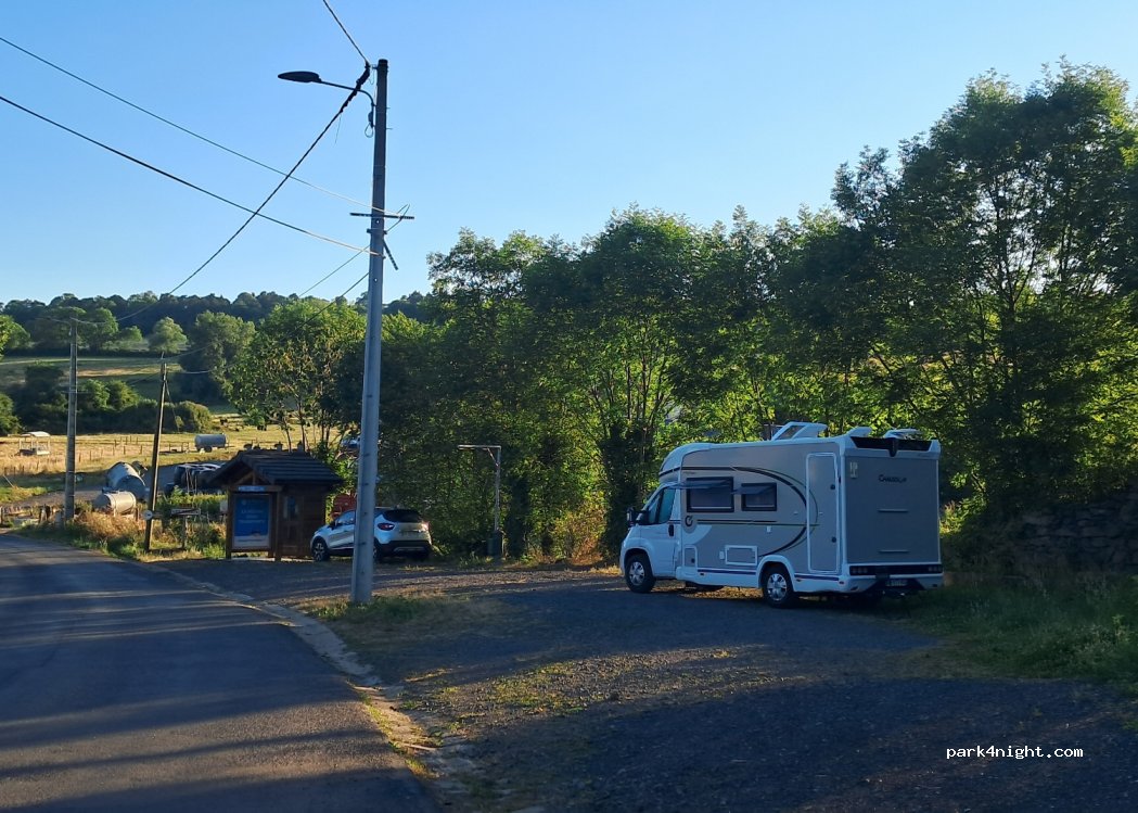 (63710) Saint-Nectaire - 1 Rue de la Coustille — foto 2