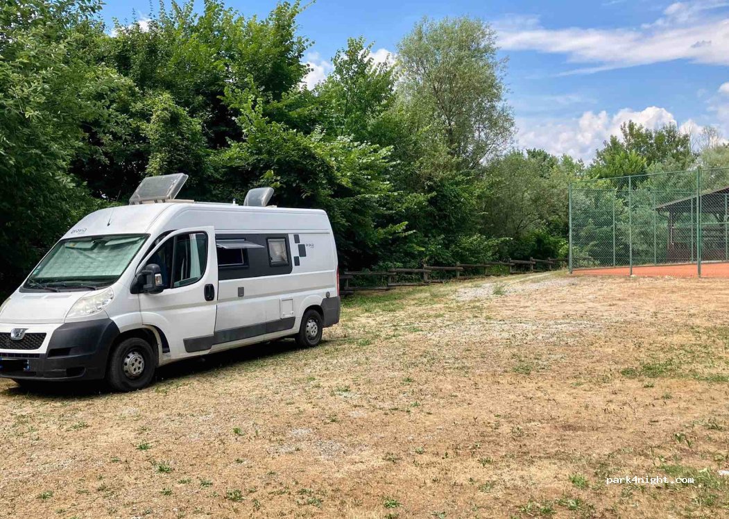 (1000) Ljubljana - 17 Cesta v Kresnice — foto