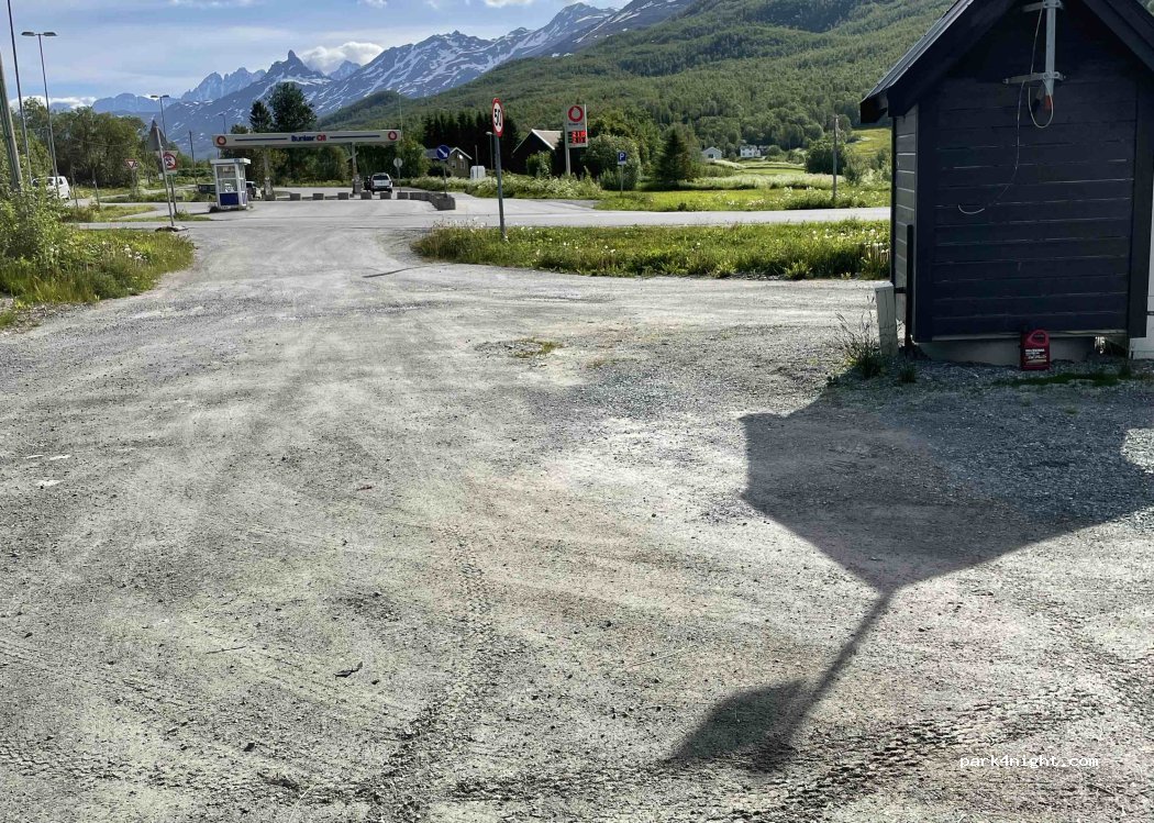 (9042) Laksvatn - 2 Laksvatnveien — foto