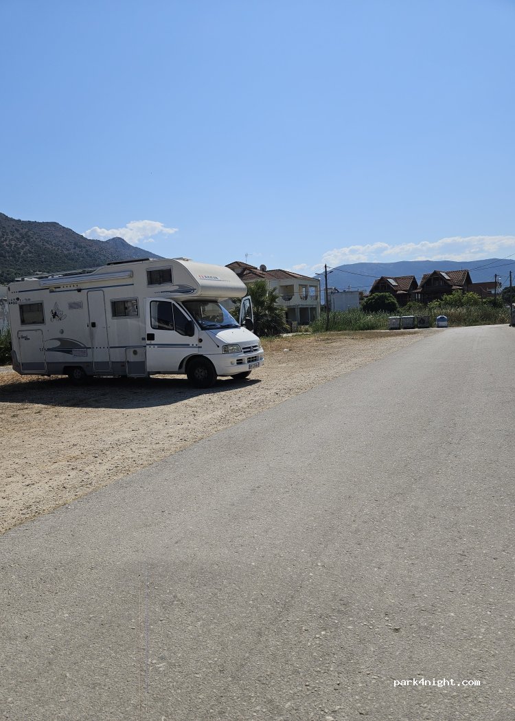 (461 00) Plataria - 6 Ιπποκράτους — foto