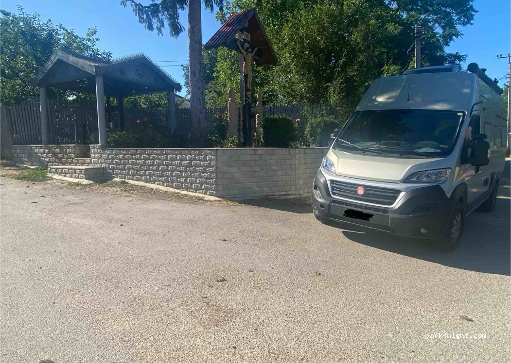 () Neculăieuca - Unnamed Road — foto 2