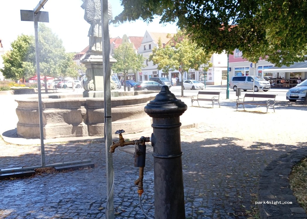 (266 01) Beroun 1 - 86/14 Husovo náměstí — foto