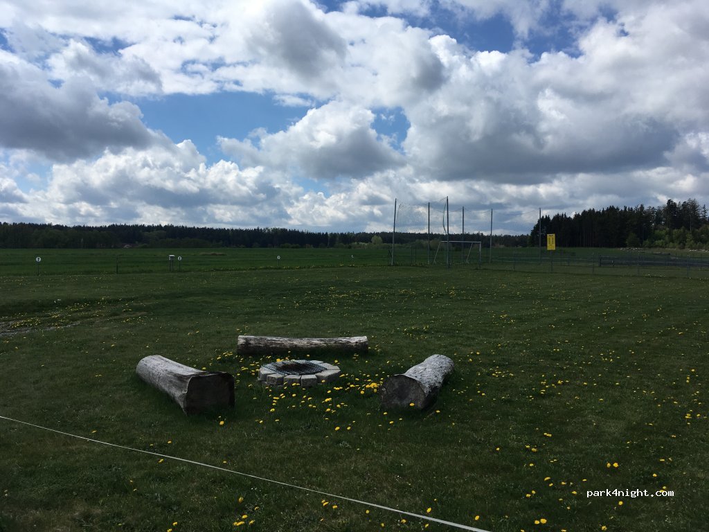 Kinderparadies Wirtshaus zur Minidampfbahn — foto 2