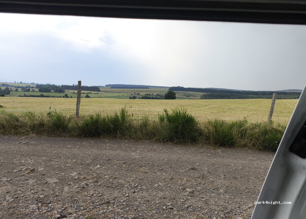 (63950) Saint-Sauves-d'Auvergne - 86 Chemin des Sources — foto