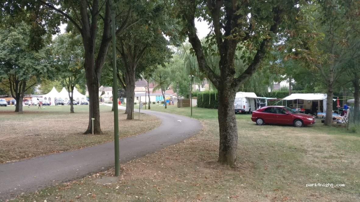 Camping Piscine Saint-Jean-de-Vaux — foto 2