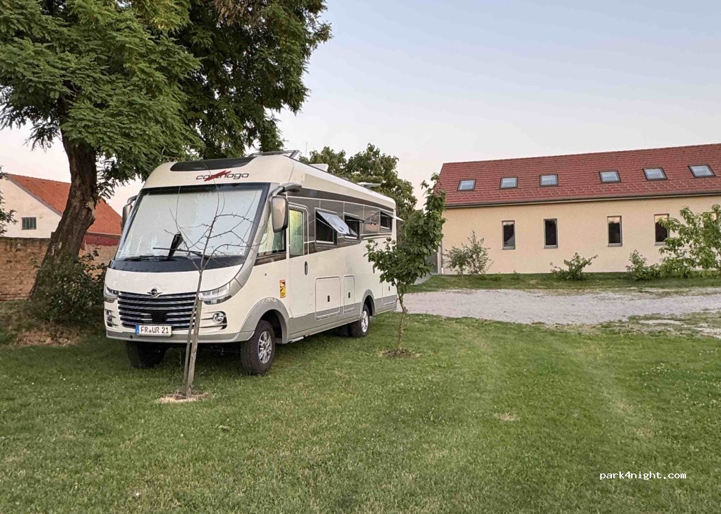 (2054) Haugsdorf - 15 Kreuzgasse — foto 3