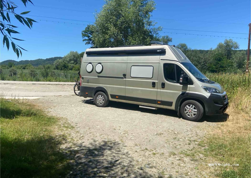 (557070) Cârța - 146 DJ105D — foto
