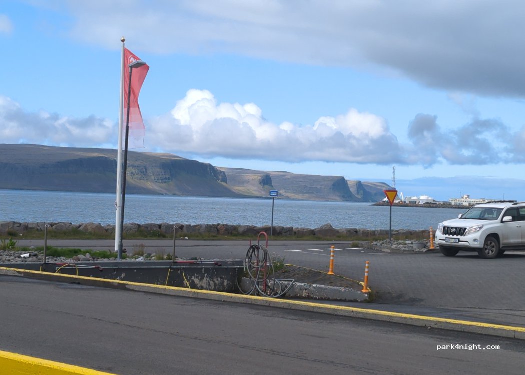 (450) Patreksfjörður - 110 Aðalstræti — foto
