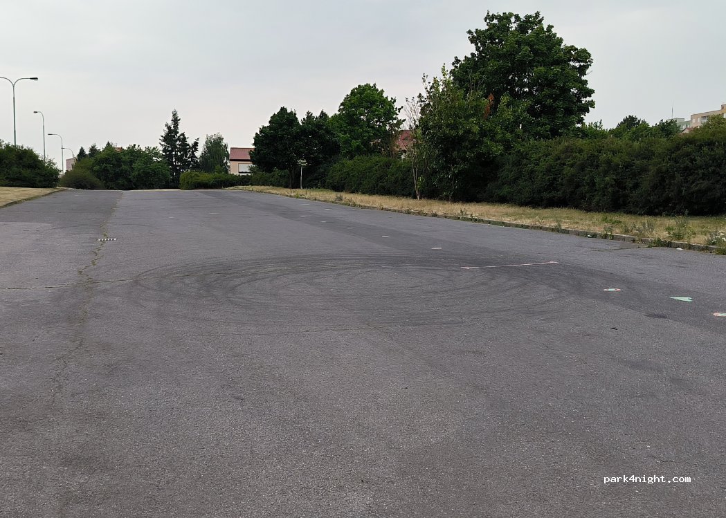 (142 00) Praha - Zelenkova — foto