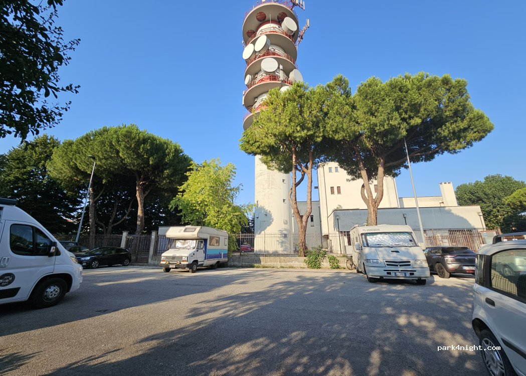 (47923) Rimini - 45 Via Francesco Rosaspina — foto