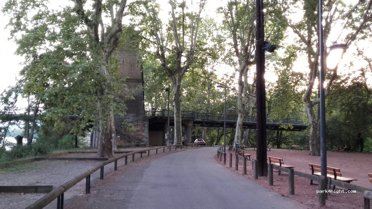 (69009) Lyon - Chemin du Bas du Port — foto 2