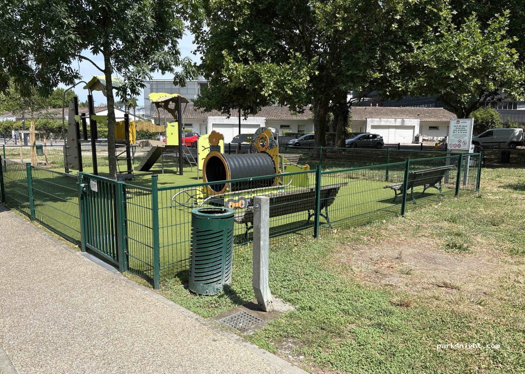 (33000) Bordeaux - 32 Rue Albert Marquet — foto