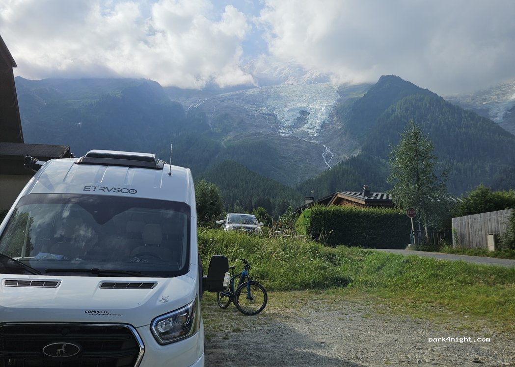 (74400) Chamonix-Mont-Blanc - 182 Chemin Napoléon — foto