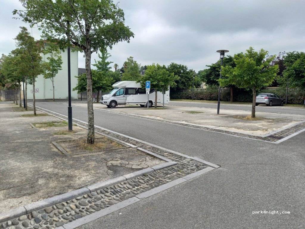 (64400) Oloron-Sainte-Marie - 10 Rue Mauco — foto 2