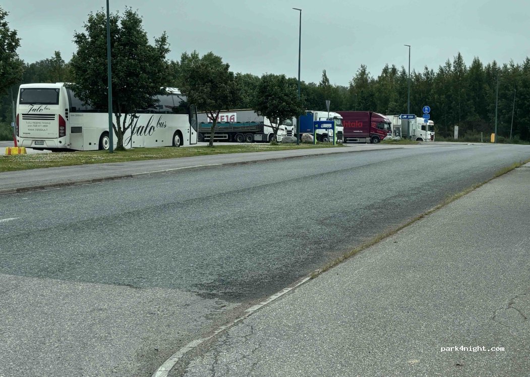 (10320) Karis - 1 Läppåkersgatan — foto
