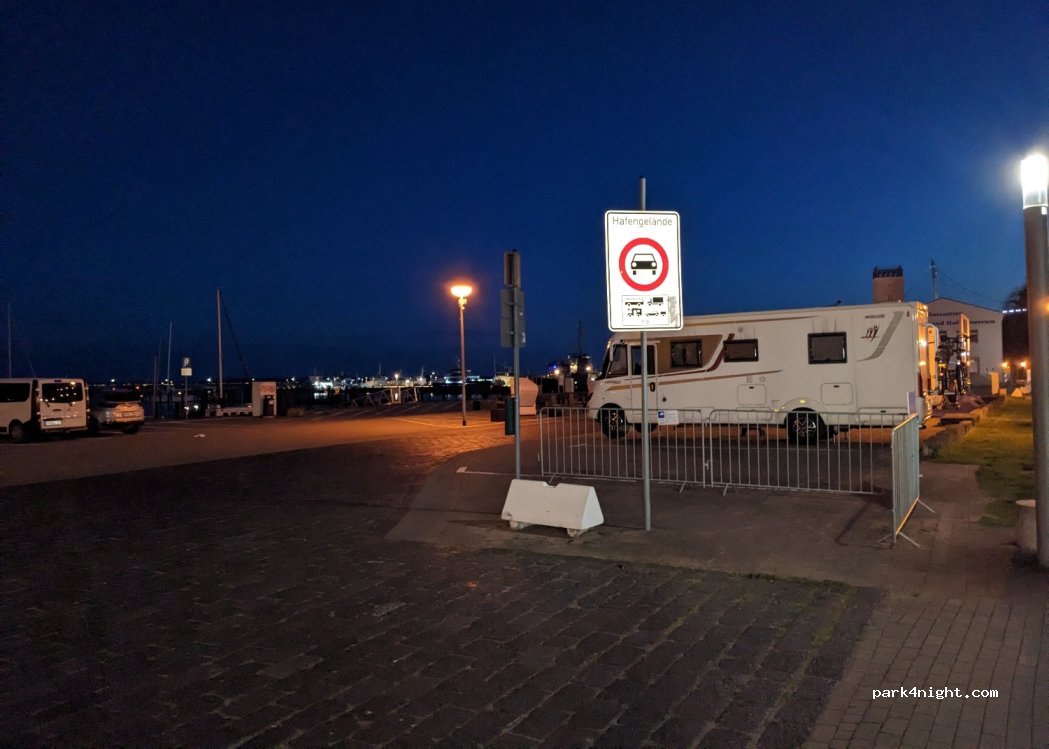 Wohnmobilstellplatz Stadthafen Sassnitz — foto 2