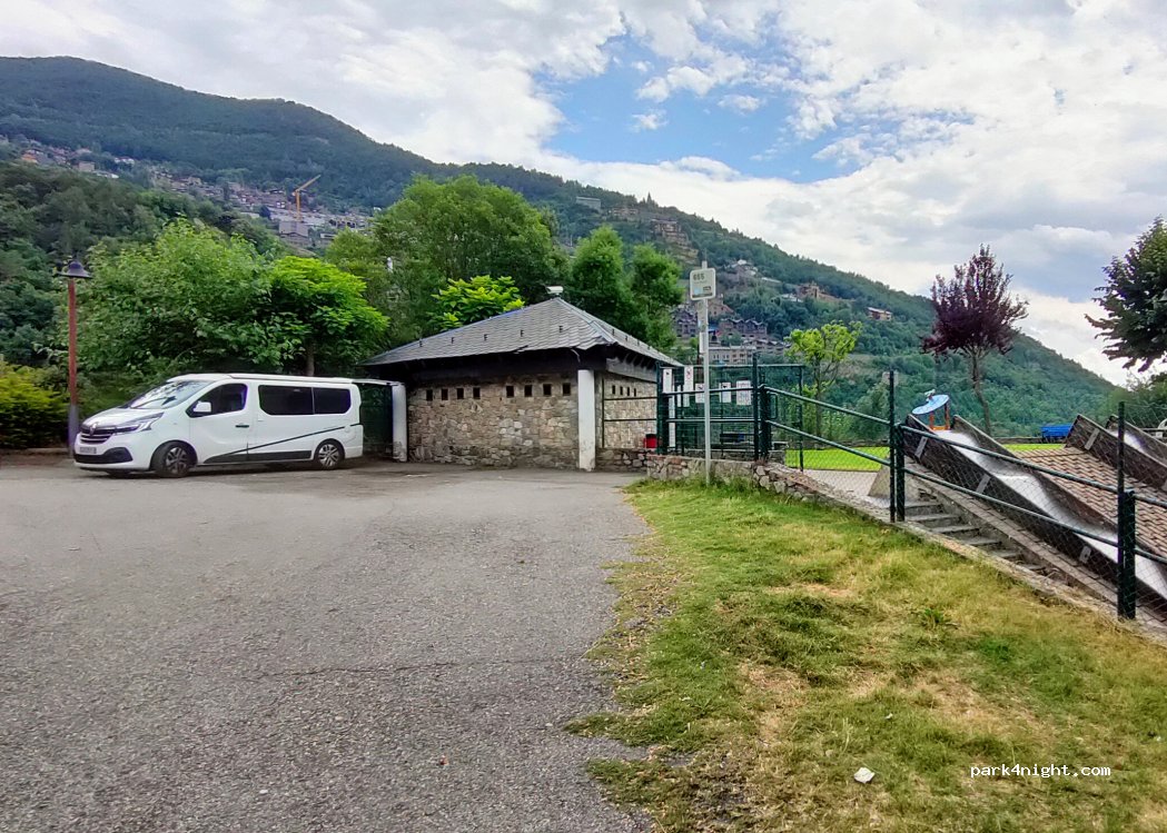 (AD600) Sant Julià de Lòria - 32 Carretera de Nagol — foto
