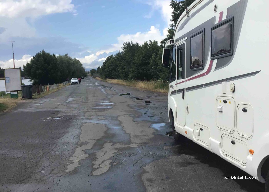 (37550) Saint-Avertin - Unnamed Road — foto