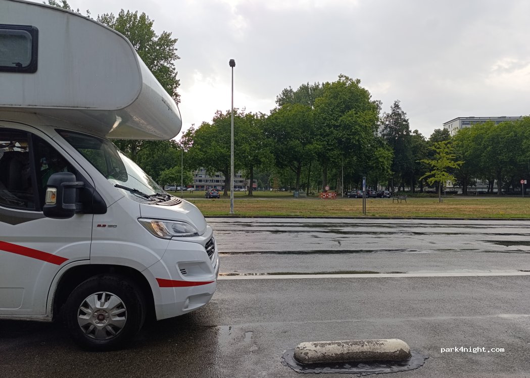 (2050) Antwerpen - Frederik van Eedenplein — foto 3