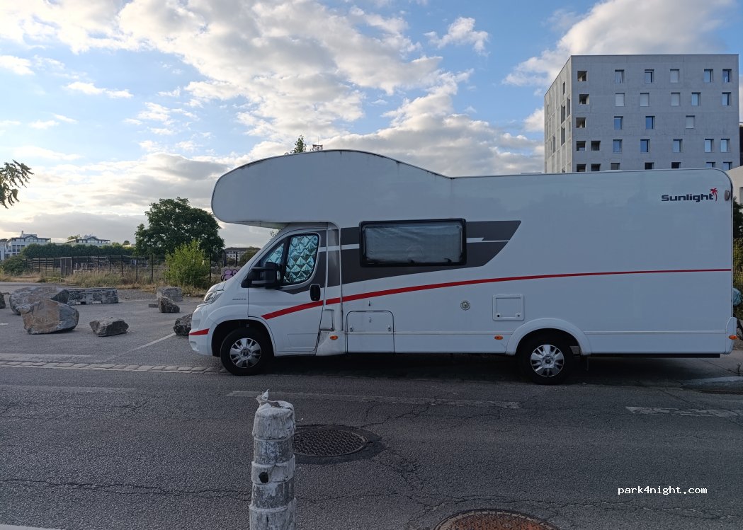(44200) Nantes - 90 Boulevard de la Prairie au Duc — foto 2