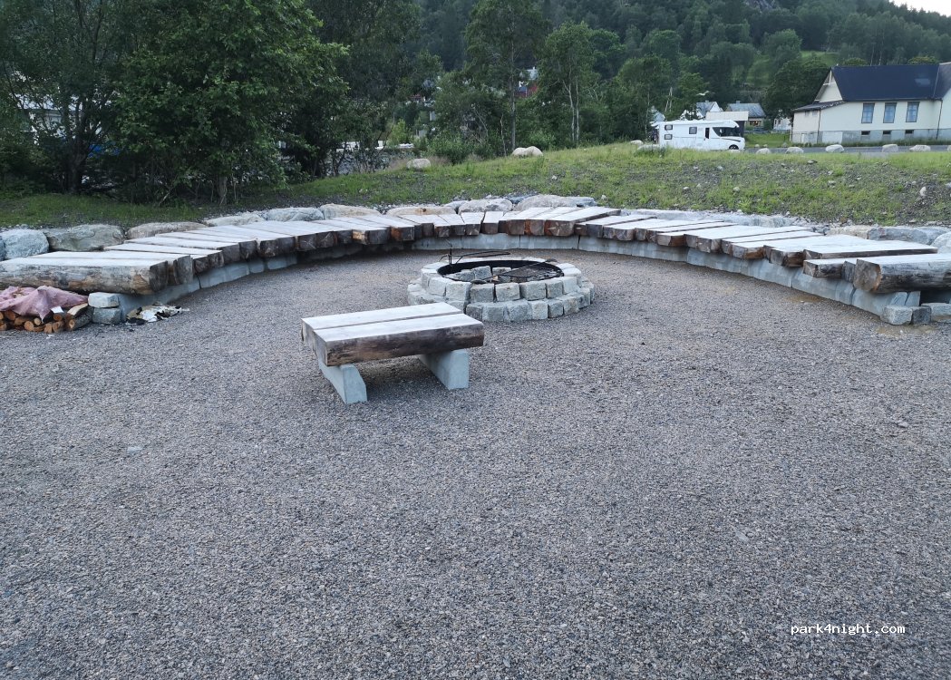 (6996) Vadheim - 3 Kikken — foto 3