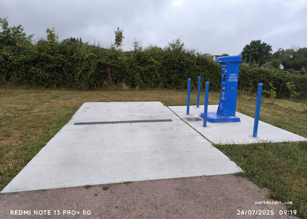 (03360) Saint-Bonnet-Tronçais - 5 Allée du Bois Brochet — foto 2