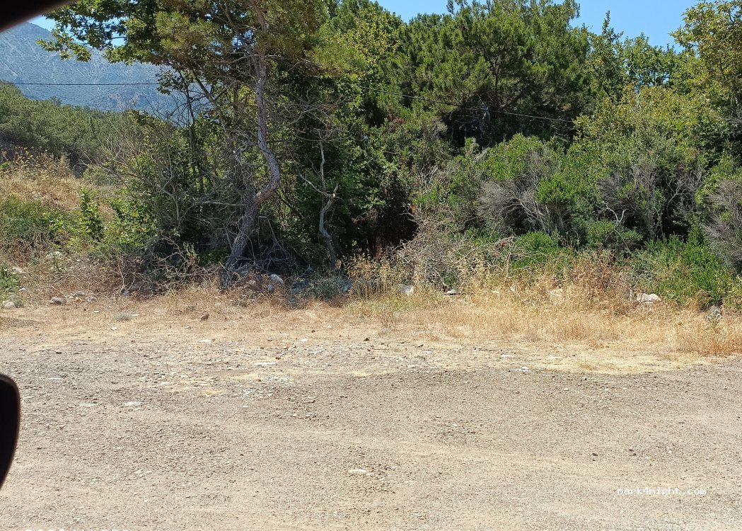 (823 00) Kardamila - Unnamed Road — foto 3
