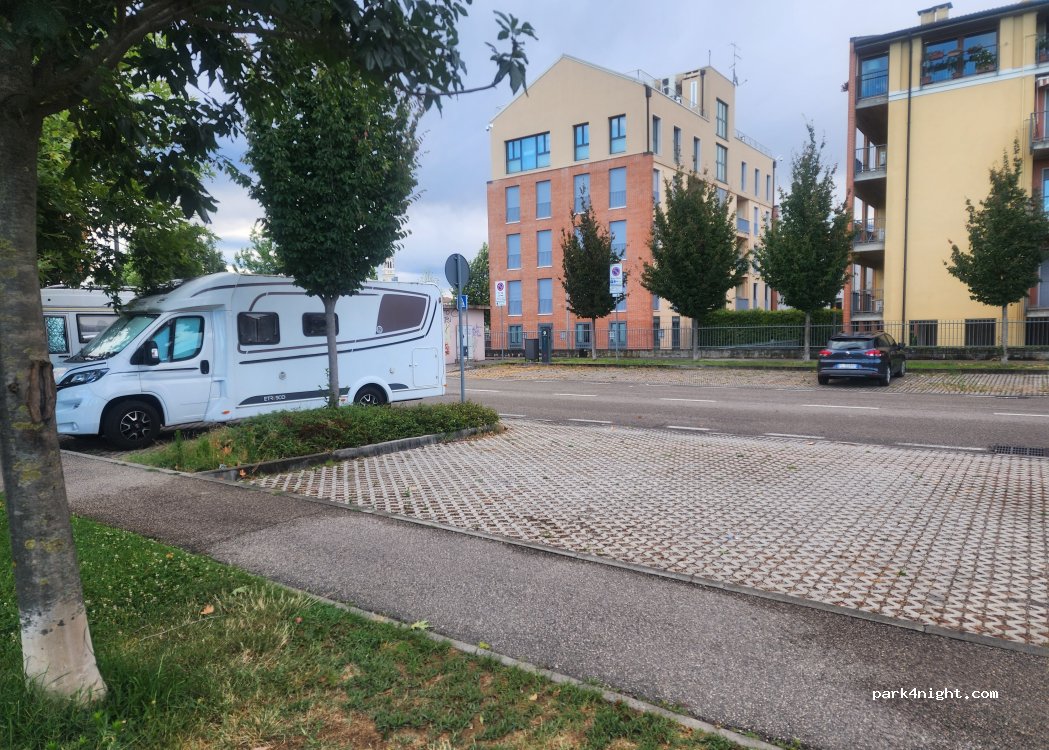 (37135) Verona - 15d Via G. de Sandre — foto