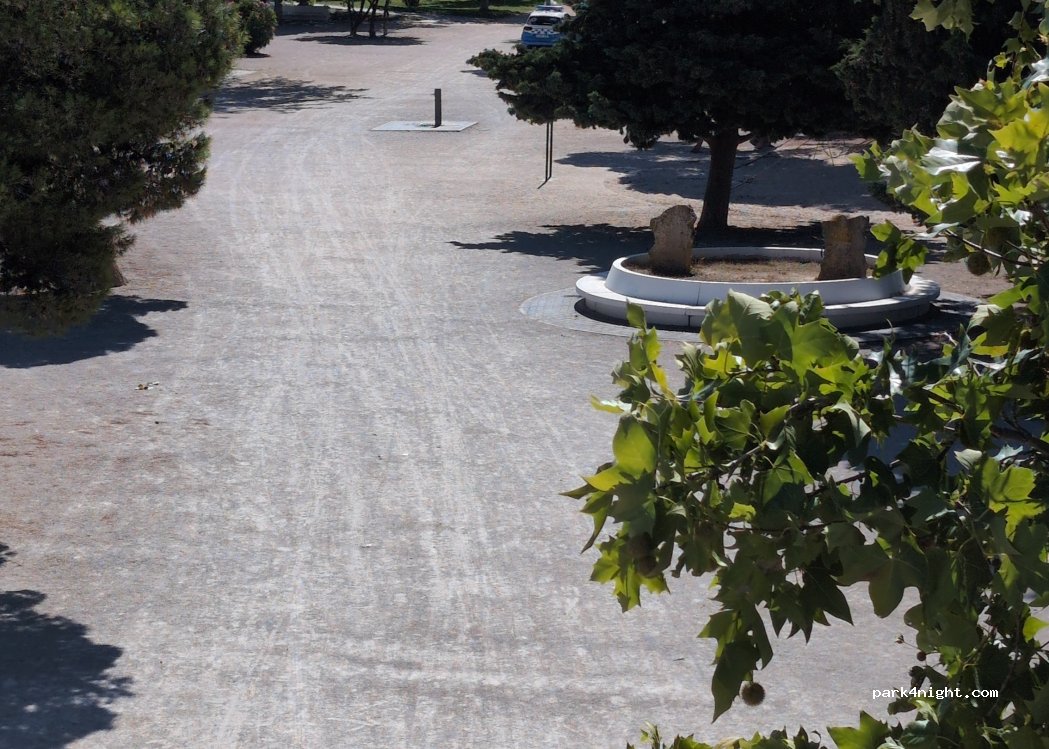 (50015) Zaragoza - Paseo de la Ribera — foto
