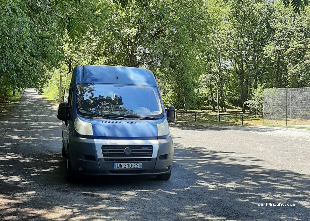 (16410) Dirac - 413 Route des Sports — foto
