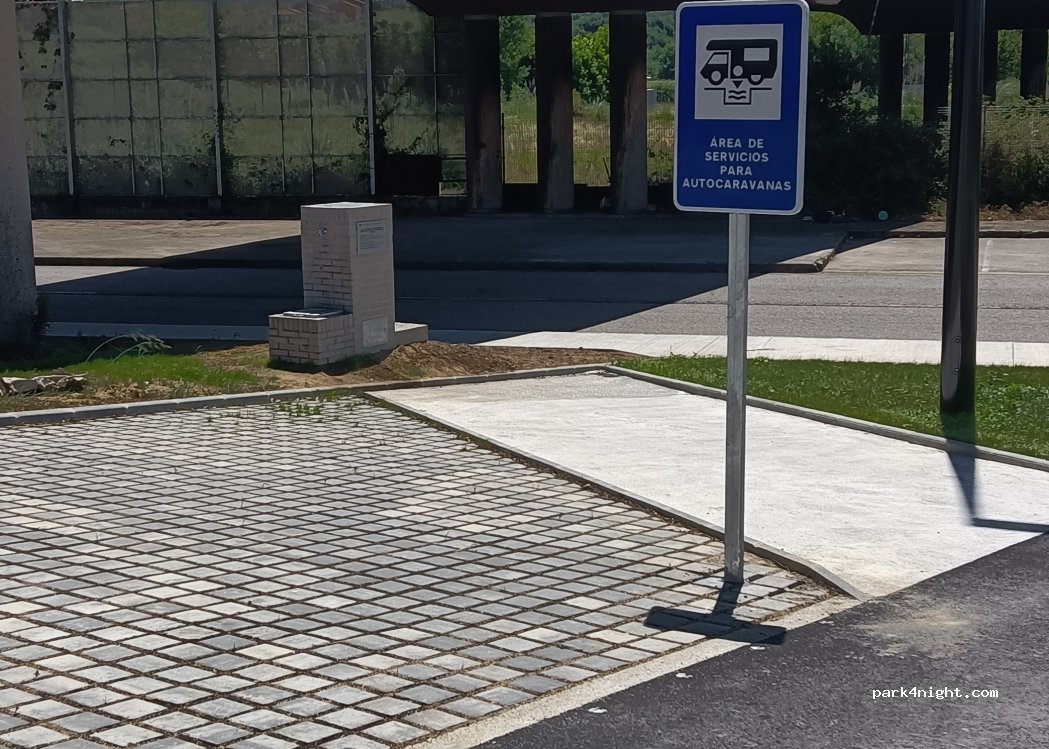 (33490) Aviles - C. Calafates — foto