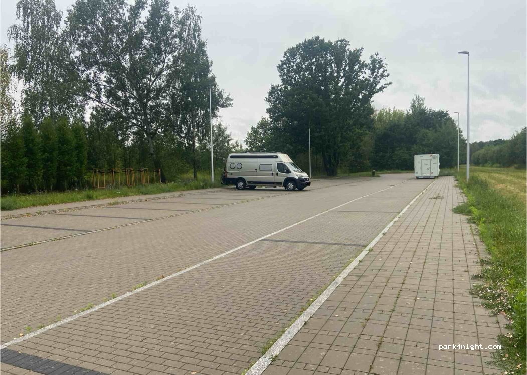 (05-520) Konstancin-Jeziorna - 27 Kolejowa — foto