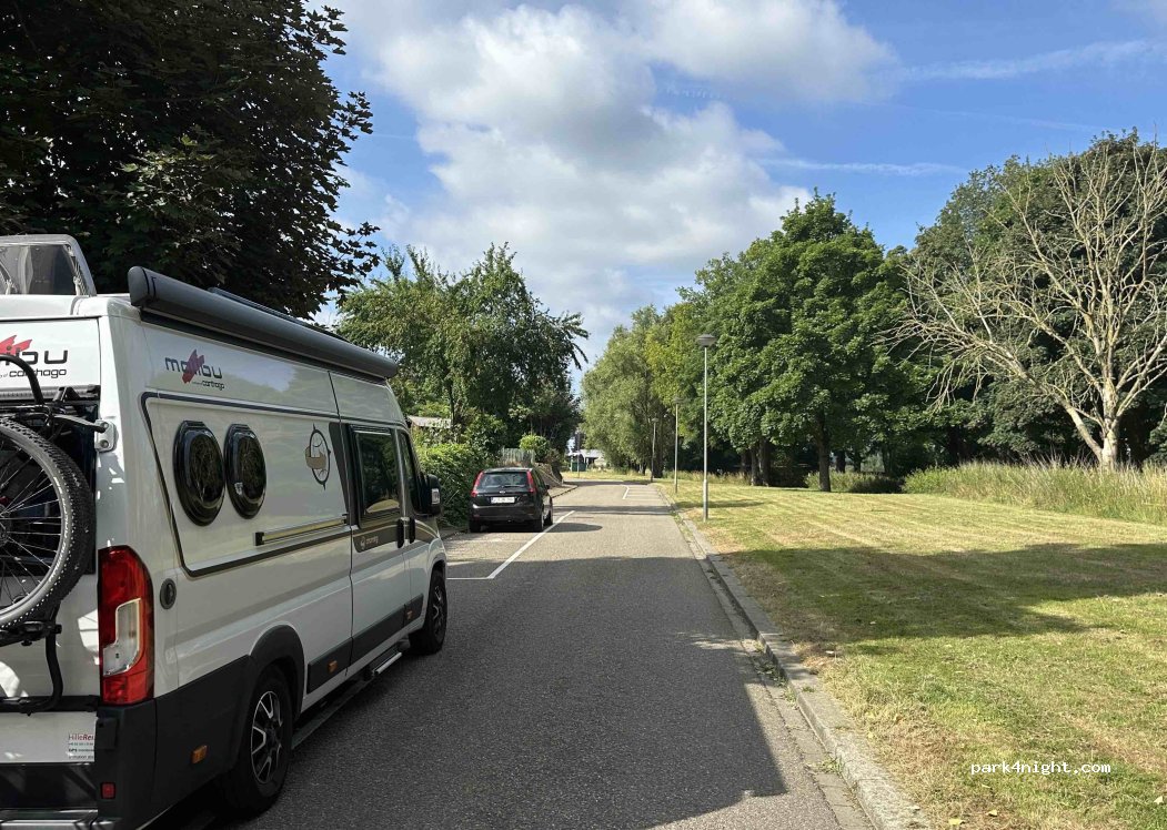 (6129 BA) Urmond - 11 Veerweg — foto 2