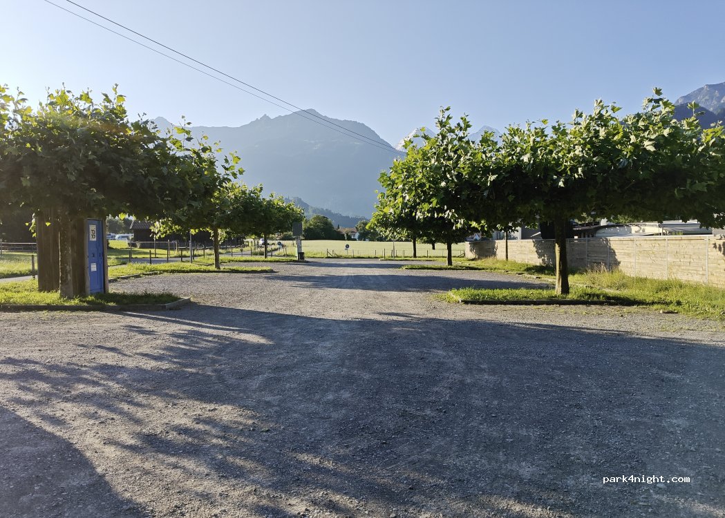 (3800) Unterseen - 2 Lehnweg — foto