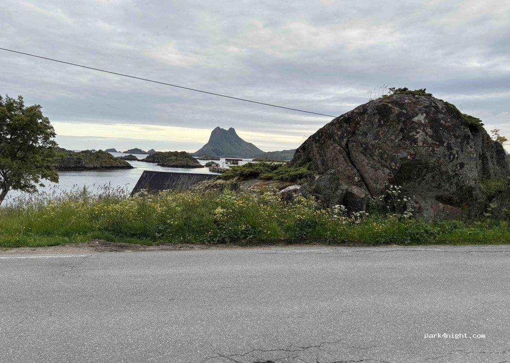 (8340)  - 30-18 Steineveien — foto