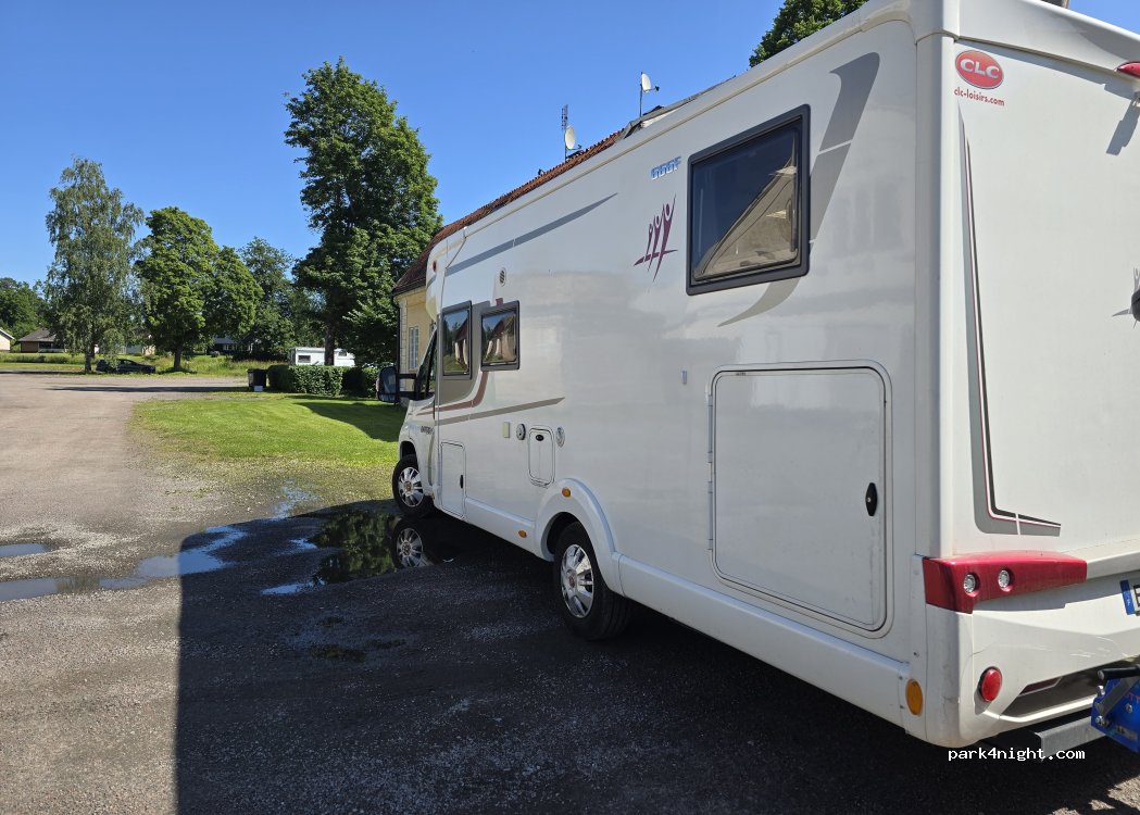 (748 32) Österbybruk - 26 Kanalvägen — foto