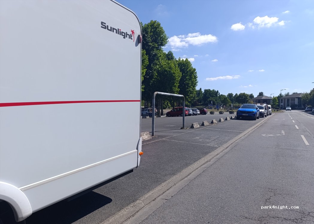 (59400) Cambrai - 7 Place Marcellin Berthelot — foto 3